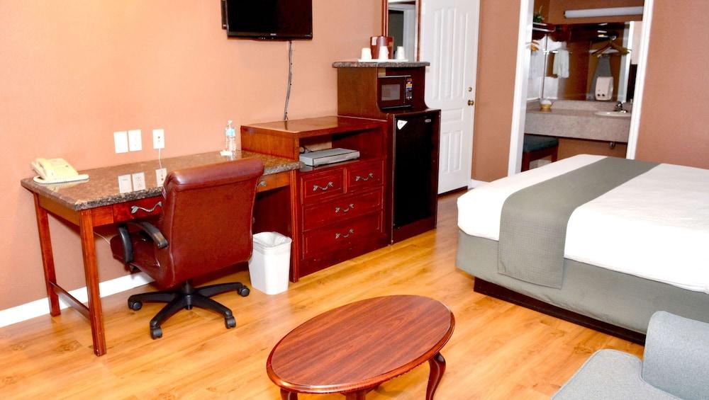 Hotel Dynasty