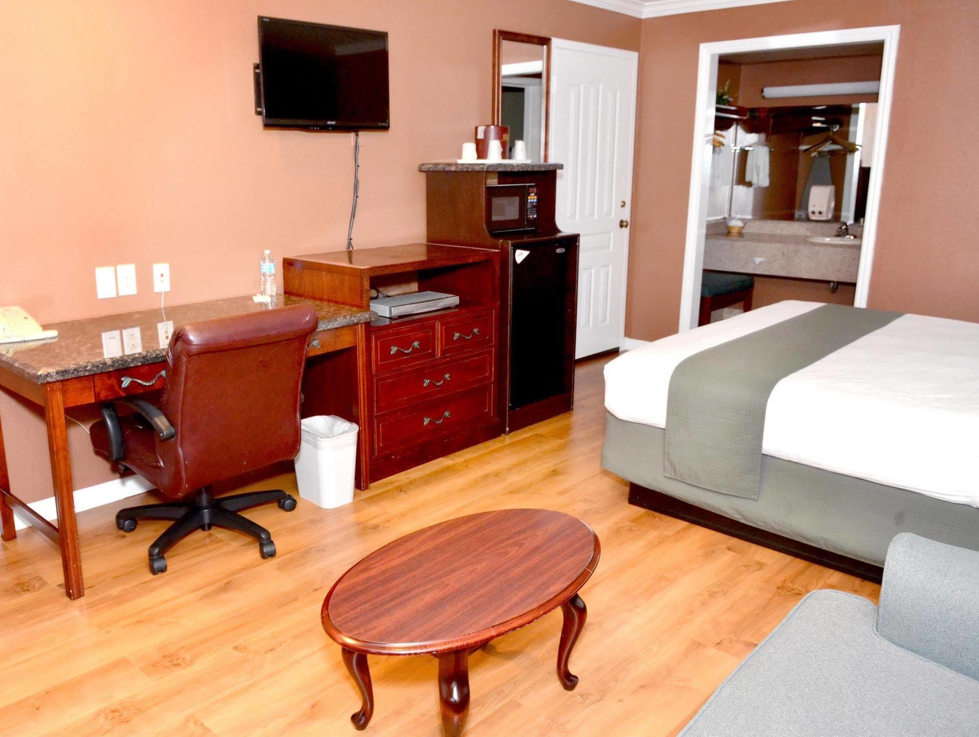Hotel Dynasty 2*