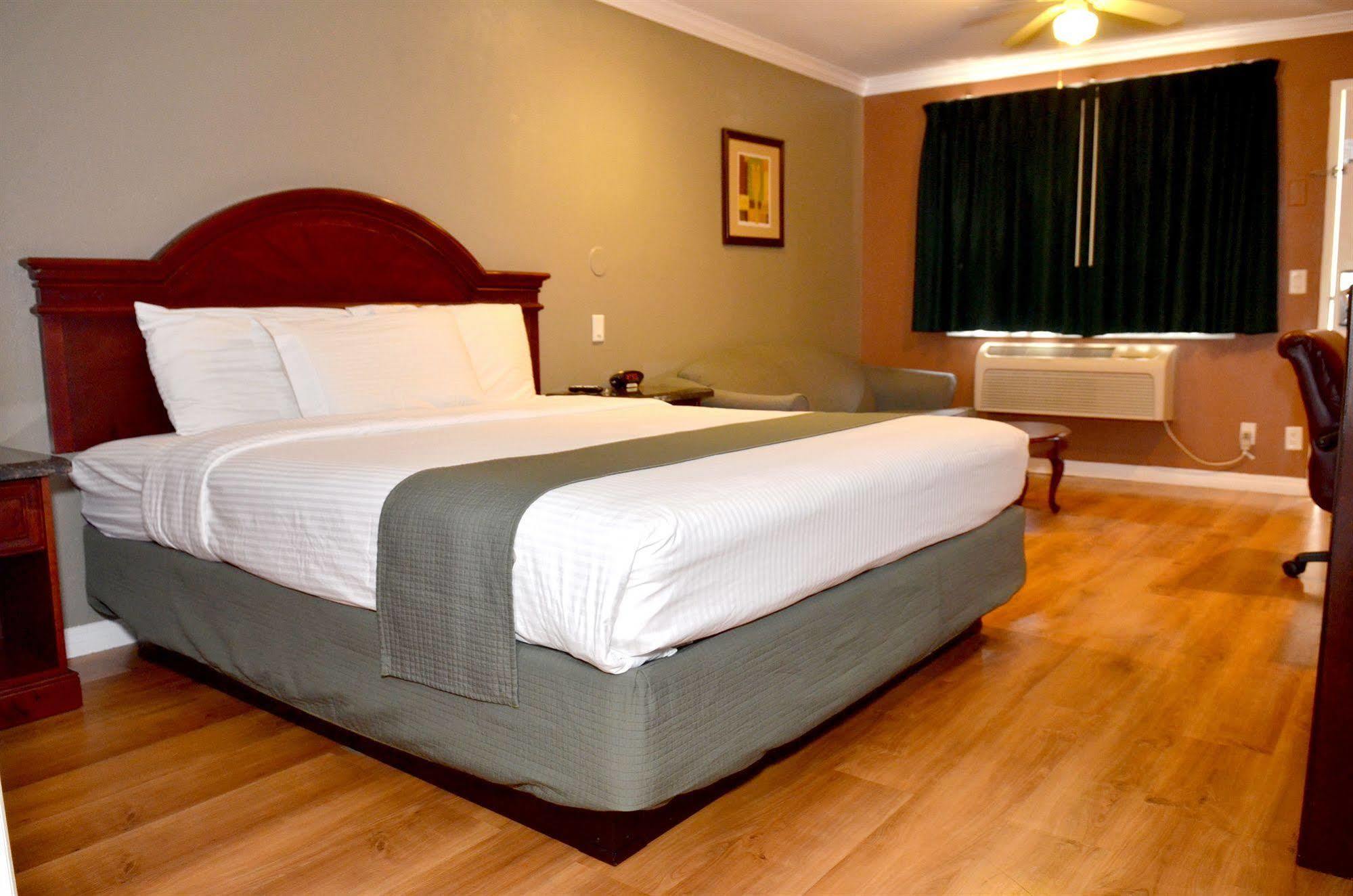 Hotel Dynasty 2*